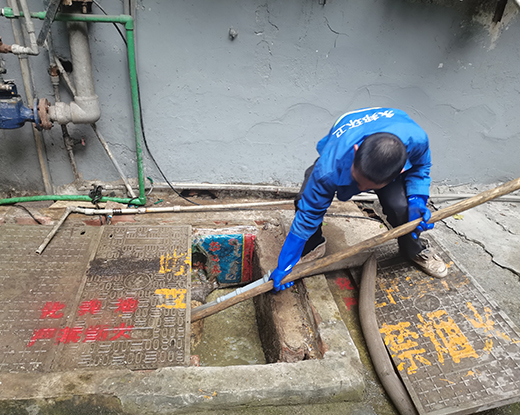 江永清掏化粪池