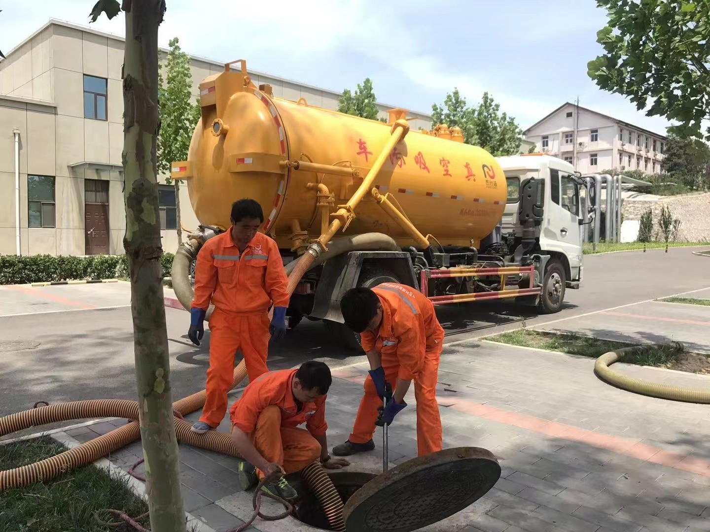江永化粪池清理与5-8吨吸粪车施工效率分析